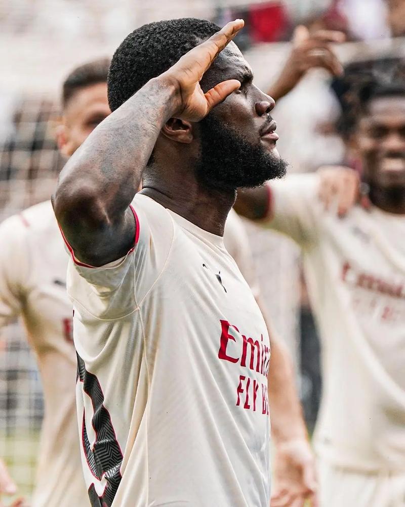 官方：38岁前国脚刘建业担任中超新军重庆铜梁龙新帅（中超新军重庆铜梁龙官宣：38岁前国脚刘建业出任主教练）