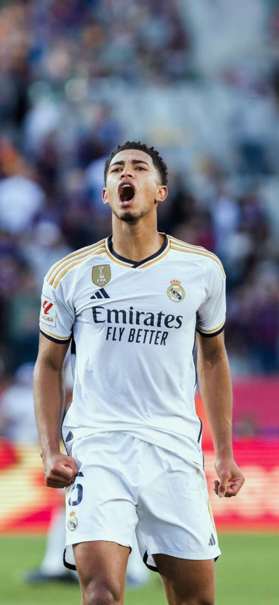 迪巴拉：如今人们太多时间对着屏幕，我们应该多去户外看看（迪巴拉建议：放下屏幕，去户外走走）