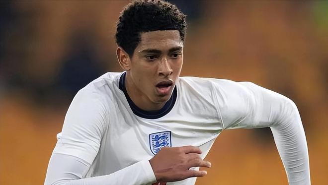 记者：拜仁即将签下17岁的厄瓜多尔中卫奥拉亚（记者称拜仁接近签下17岁厄瓜多尔中卫奥拉亚）