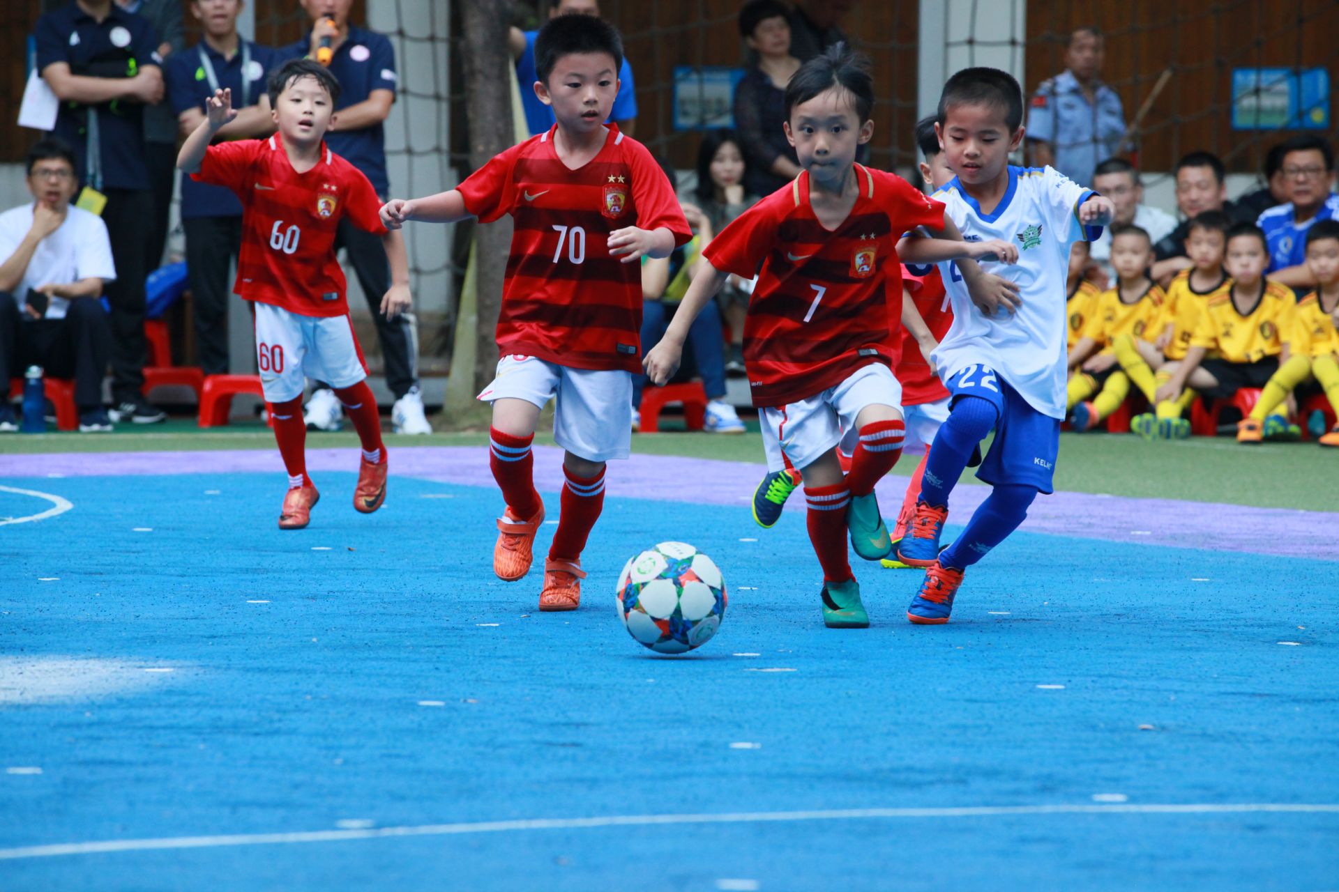 英超：曼联3-0大胜纽卡斯尔（英超：曼联三球零封纽卡斯尔）