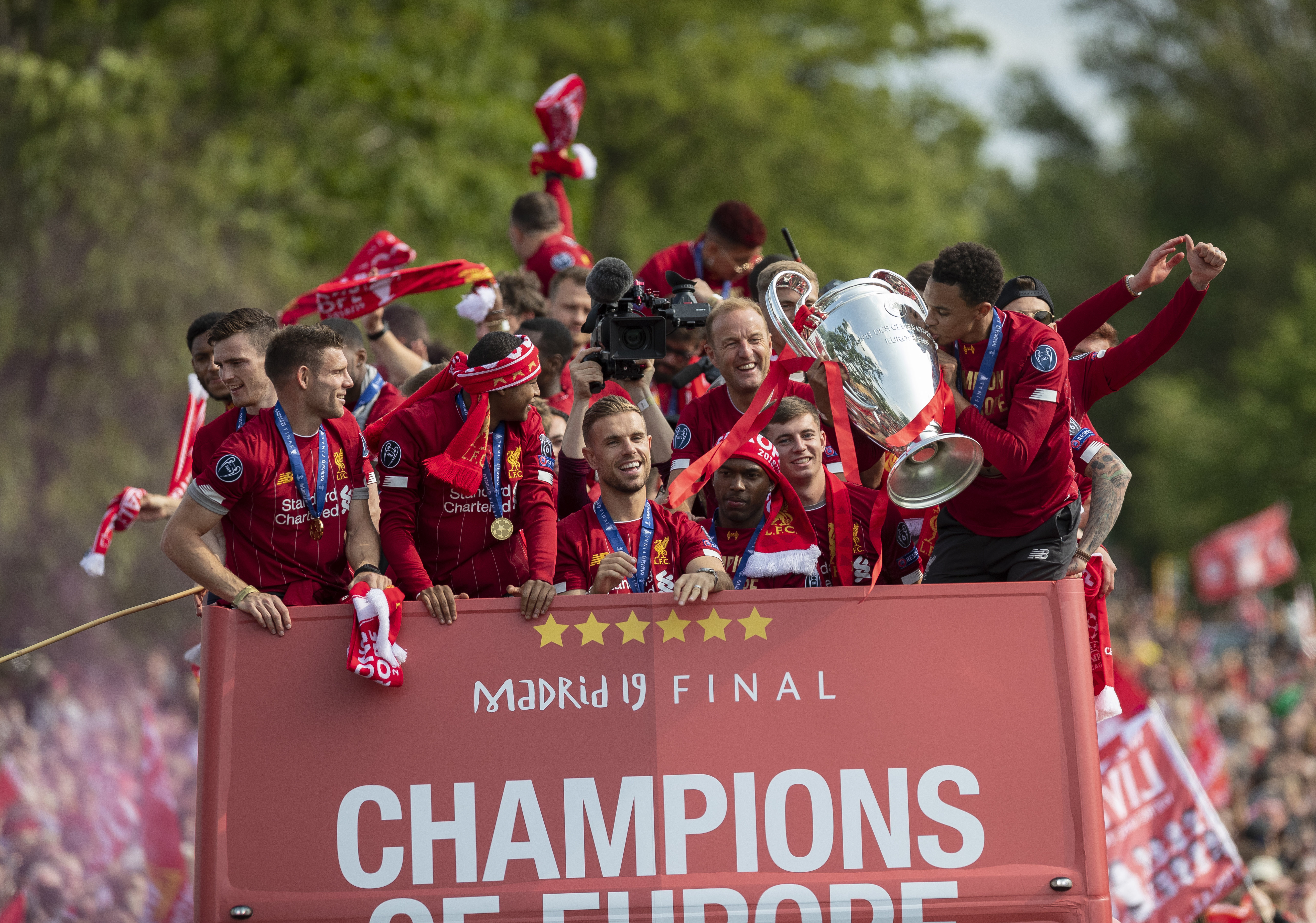 7战4胜2平1负，埃迪-豪上任后纽卡在联赛中只输给曼联1次（埃迪-豪上任后，纽卡联赛对曼联仅负一场：近7战4胜2平1负）