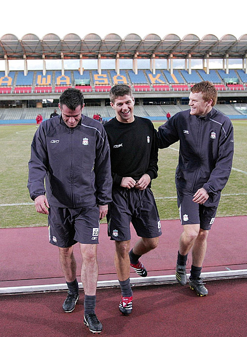 德甲霸主制造惨案，13轮12胜，凯恩踢疯了：替补轰入3球（德甲霸主横扫，13轮12胜，凯恩替补戴帽）