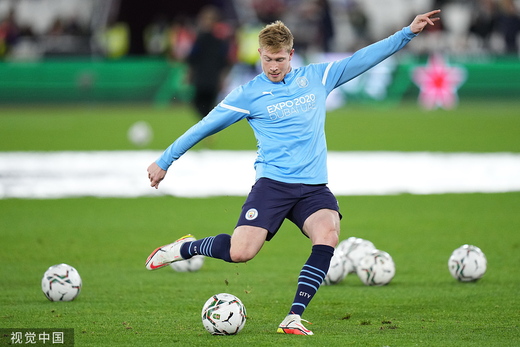 奥尔莫进球的艺术作品：26次传球，巴萨团队配合的巅峰演绎（26次传递铸就奥尔莫神作：巴萨团队配合的极致呈现）