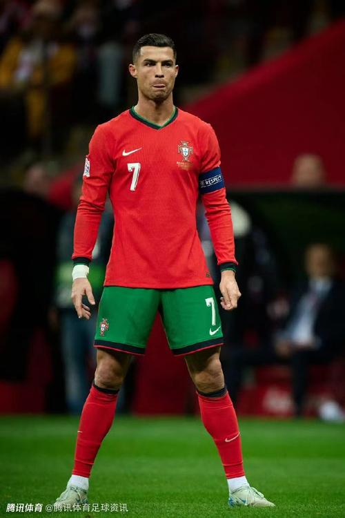 博主：英博助教贾顺浩已正式加盟重庆铜梁龙，出任技术总监（据博主消息，英博助教贾顺浩正式加盟重庆铜梁龙，担任技术总监）