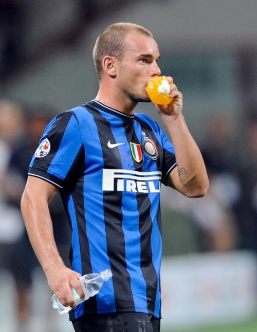 王洪亮：85一代球员爱学习沟通多；希望有机会去欧洲深度提高（王洪亮：85后球员重学习善沟通，盼赴欧洲深造提升）