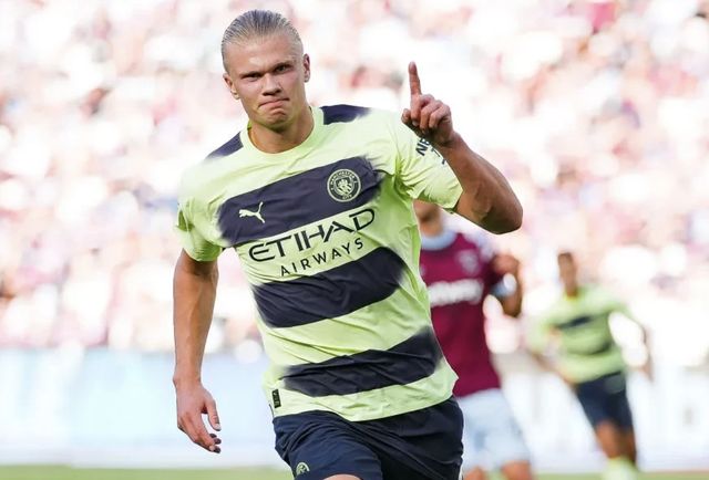 世体：对阵法鹰巴萨共有502人转卖门票，包括11名季票持有者（世体：巴萨战法鹰，502名球迷转售门票，其中11人为季票持有者）