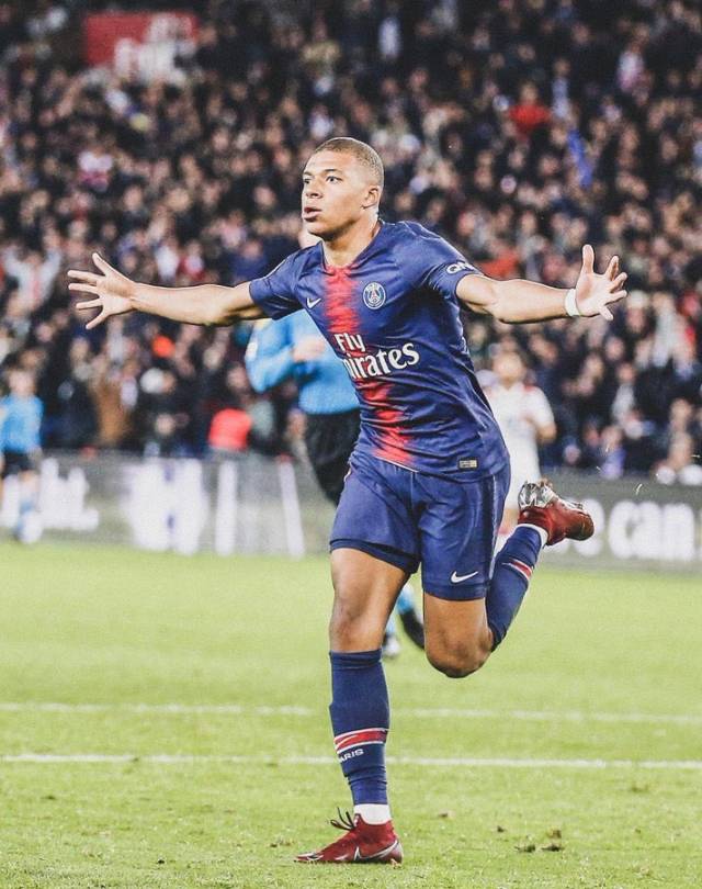 斯帕莱蒂复盘败因：球员转移球胆怯，被对手带着疲于奔命（斯帕莱蒂总结失利：球员转移球畏手畏脚，被对手牵着跑到筋疲力尽）