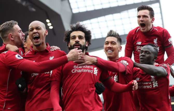 皇马电视台炮轰裁判：未给维尼点球简直是丑闻，太明目张胆了（皇马电视台怒批裁判：维尼修斯明显点球被漏判，简直就是丑闻）