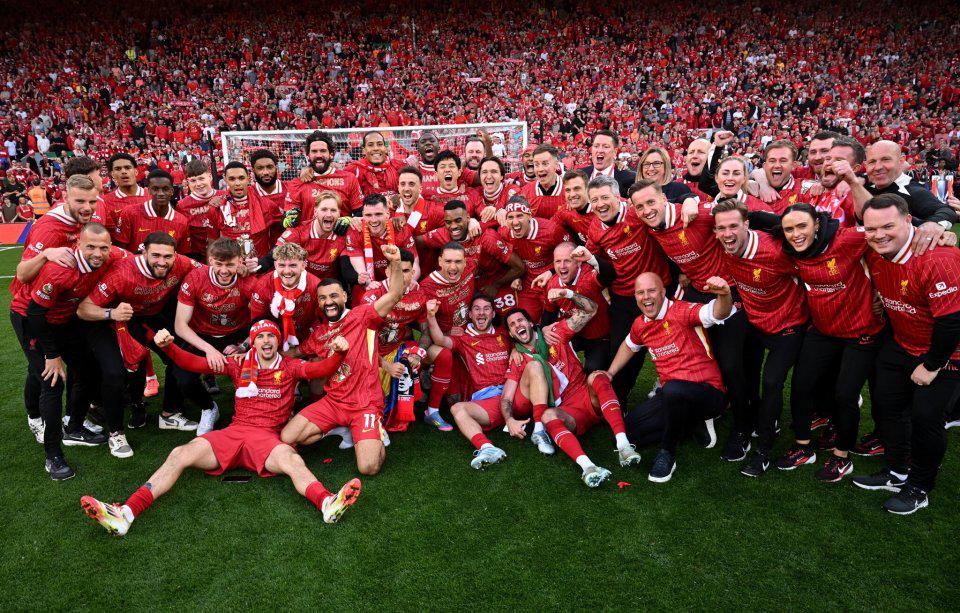 暗示续约还是离队？刘洋晒与瓦科互换球衣照片（续约抑或离队？刘洋晒与瓦科交换球衣照）